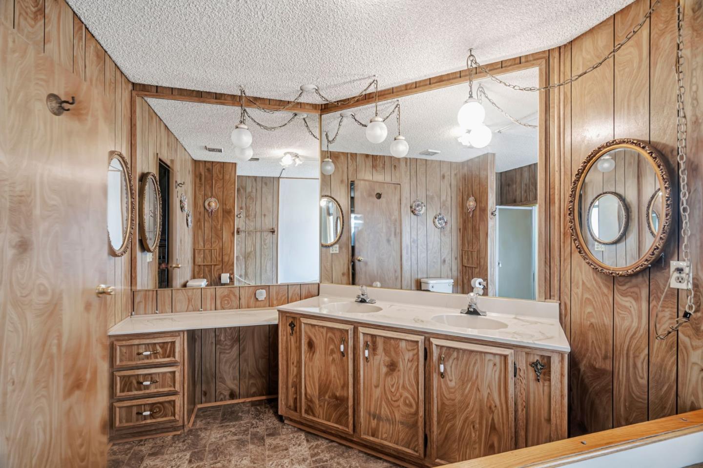 5450 Monterey HWY 144