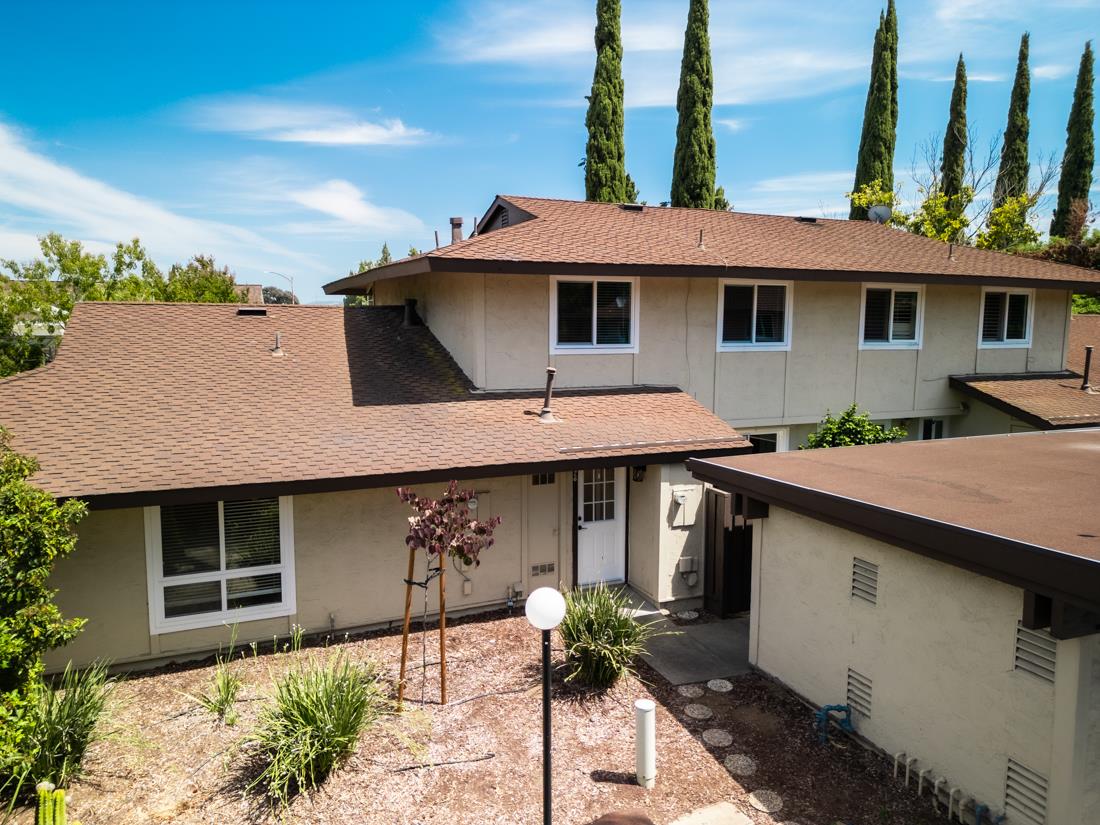 4926 Poplar Terrace