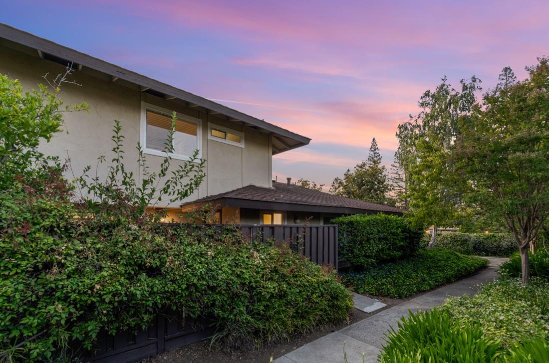 4926 Poplar Terrace