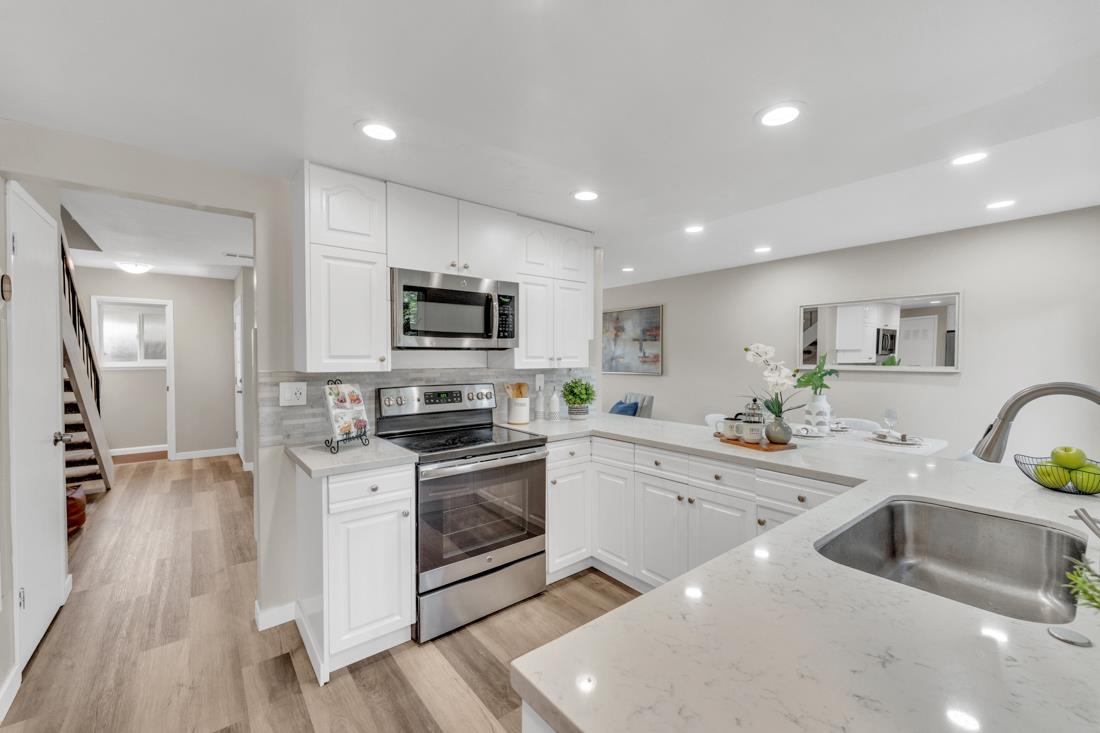 4926 Poplar Terrace