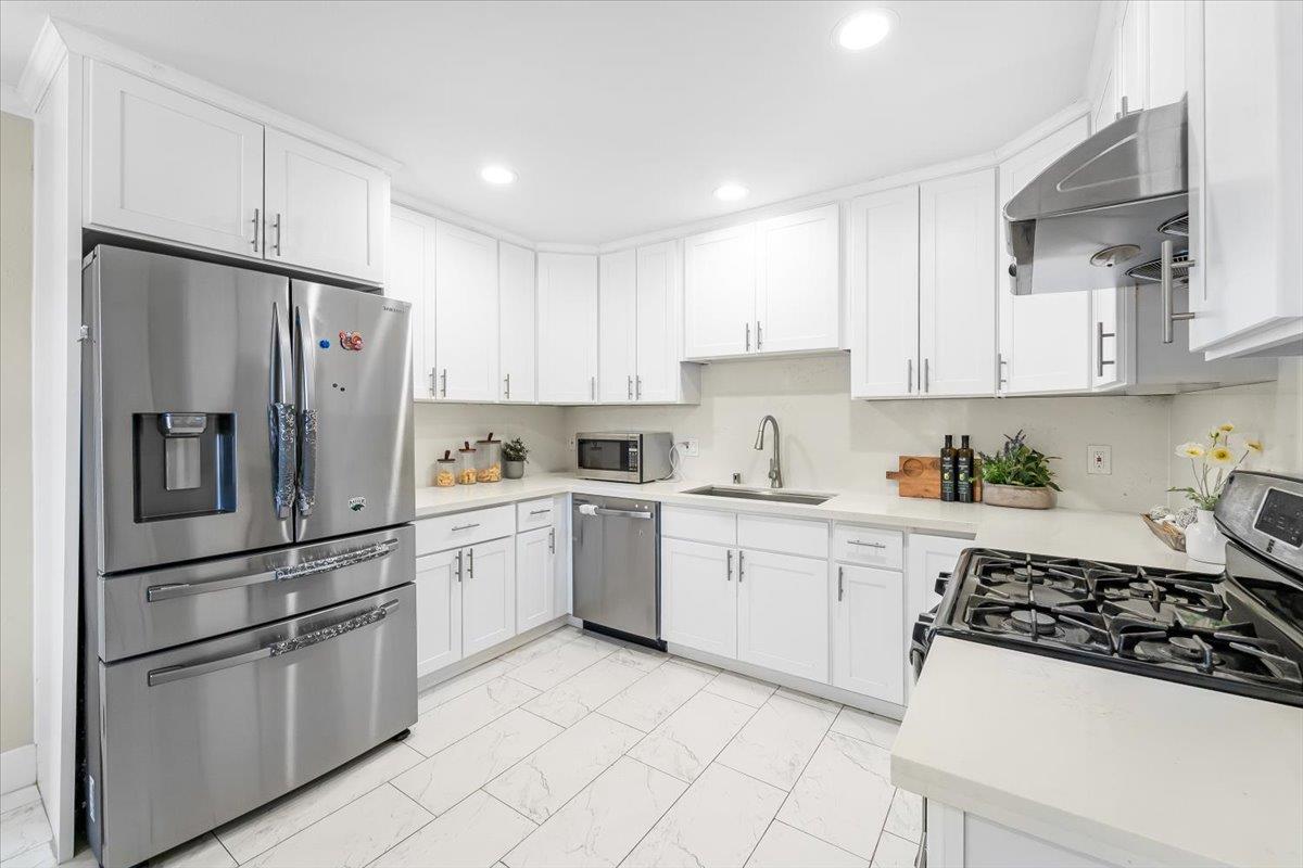 2604 Brahms Avenue