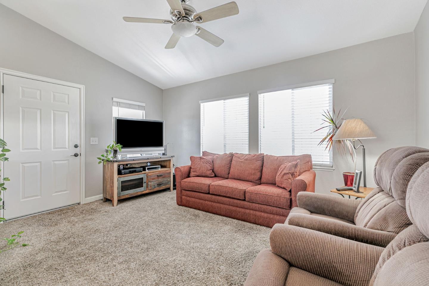 900 Golden Wheel Park Drive Unit: 9