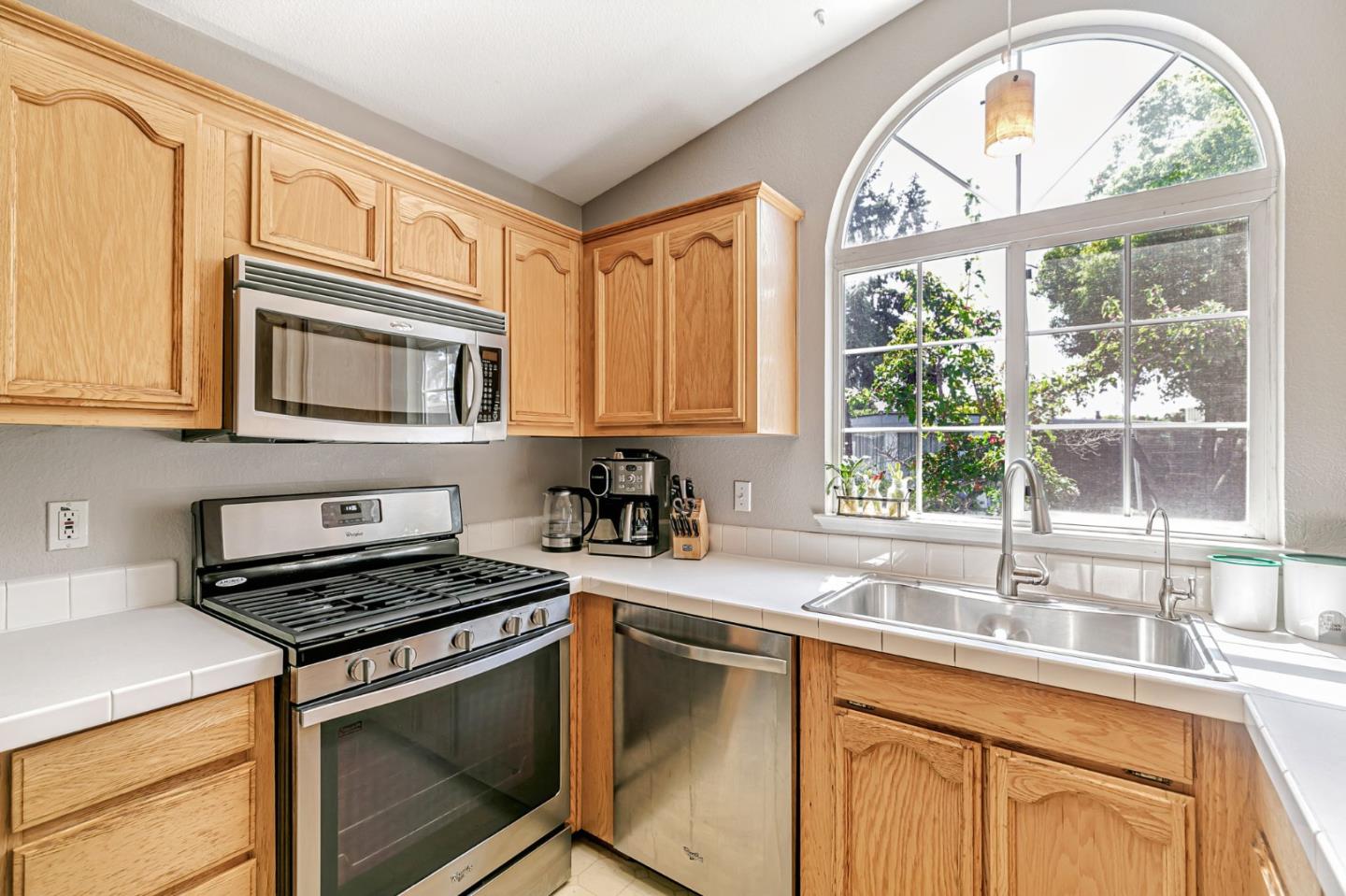 900 Golden Wheel Park Drive Unit: 9