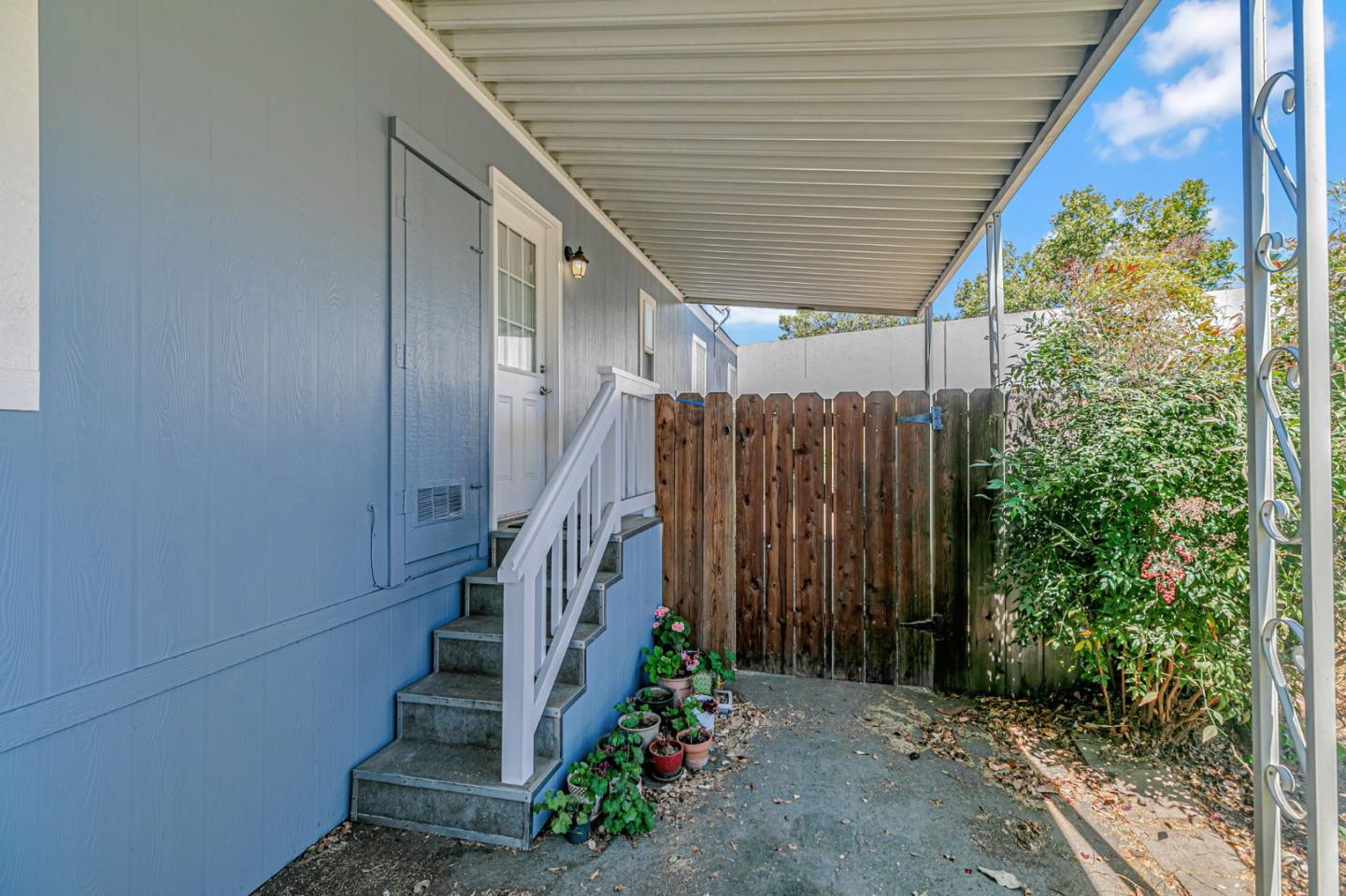 900 Golden Wheel Park Drive Unit: 9