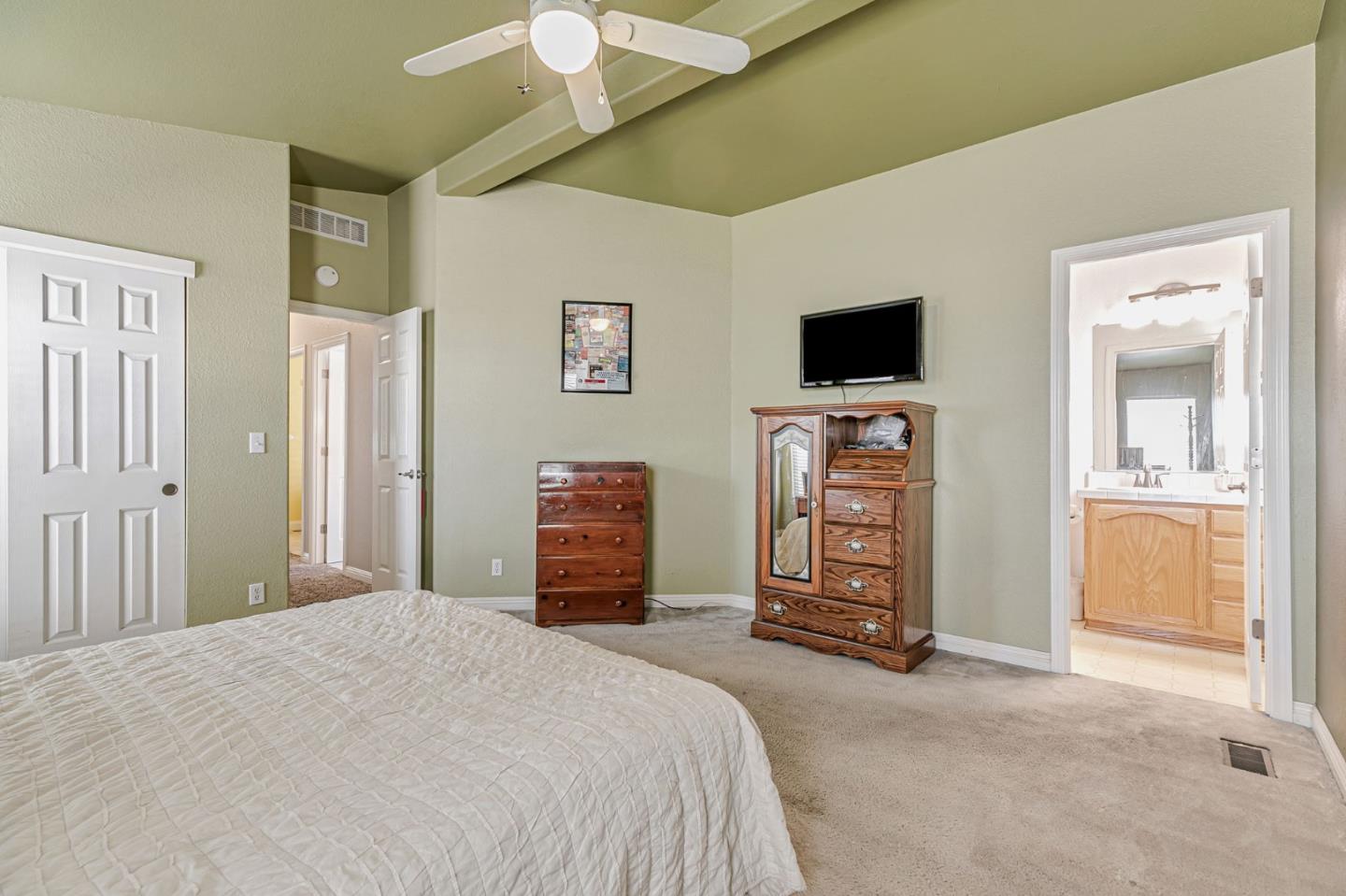900 Golden Wheel Park Drive Unit: 9