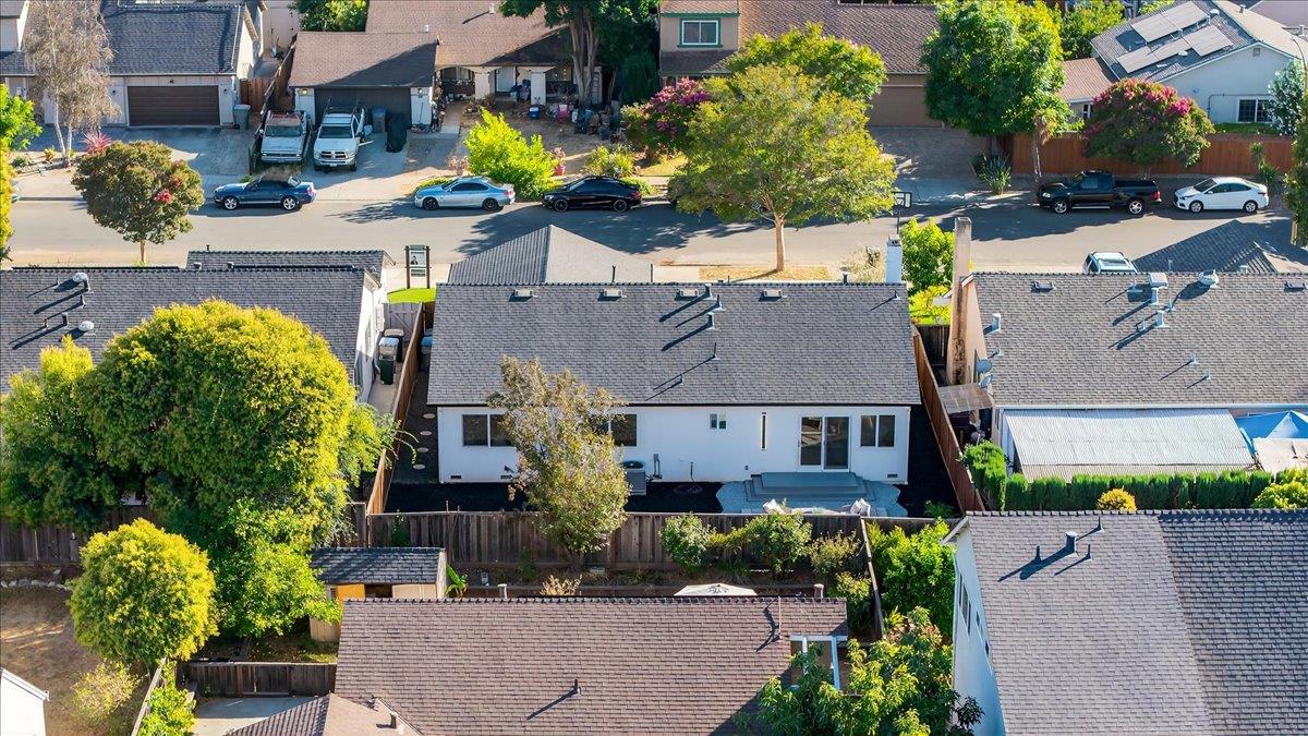 6928 Burning Tree Court