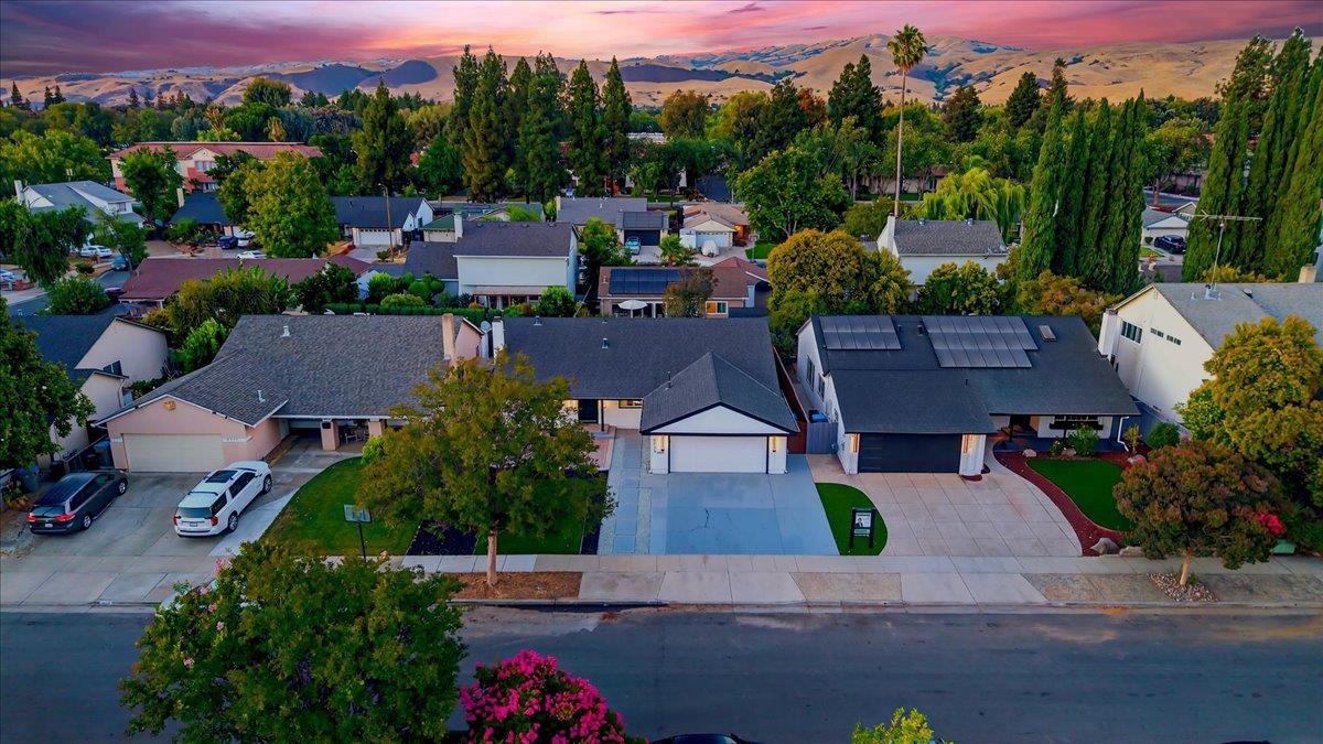 6928 Burning Tree Court