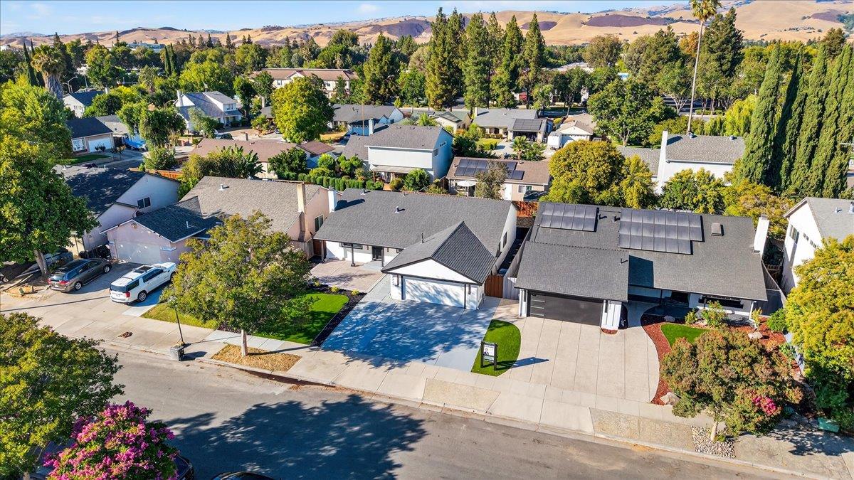 6928 Burning Tree Court