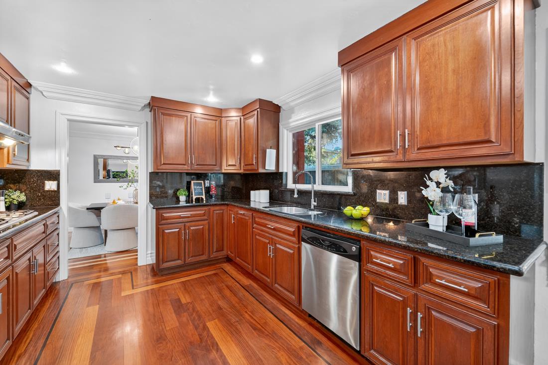 895 Greenwich Drive
