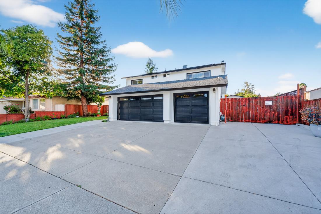 895 Greenwich Drive