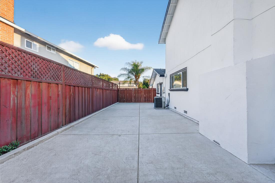 895 Greenwich Drive