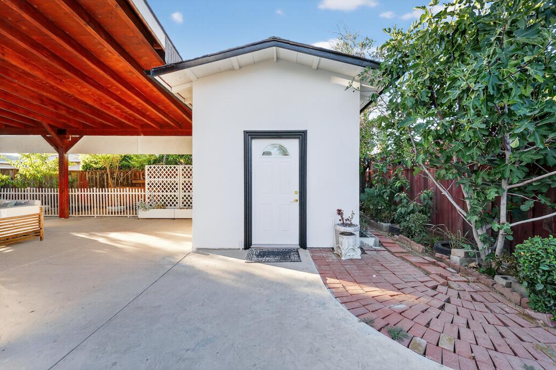 895 Greenwich Drive