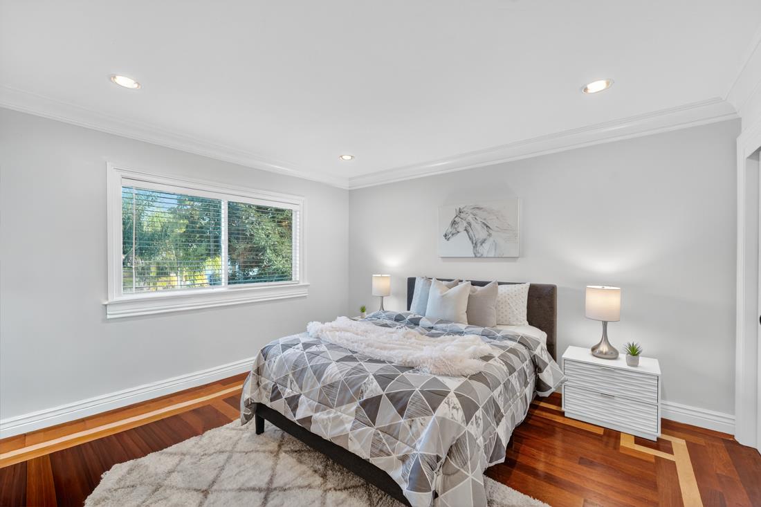 895 Greenwich Drive