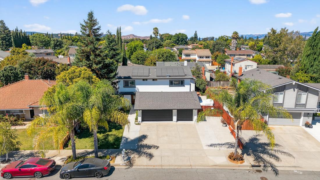 895 Greenwich Drive