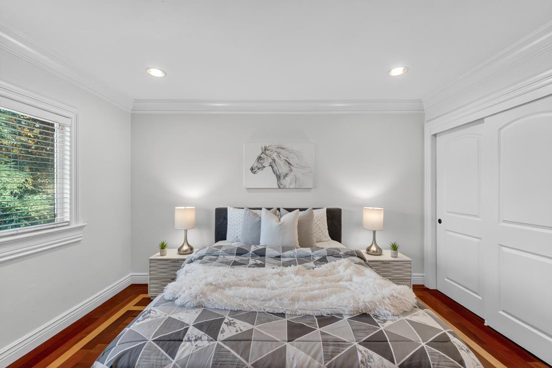 895 Greenwich Drive