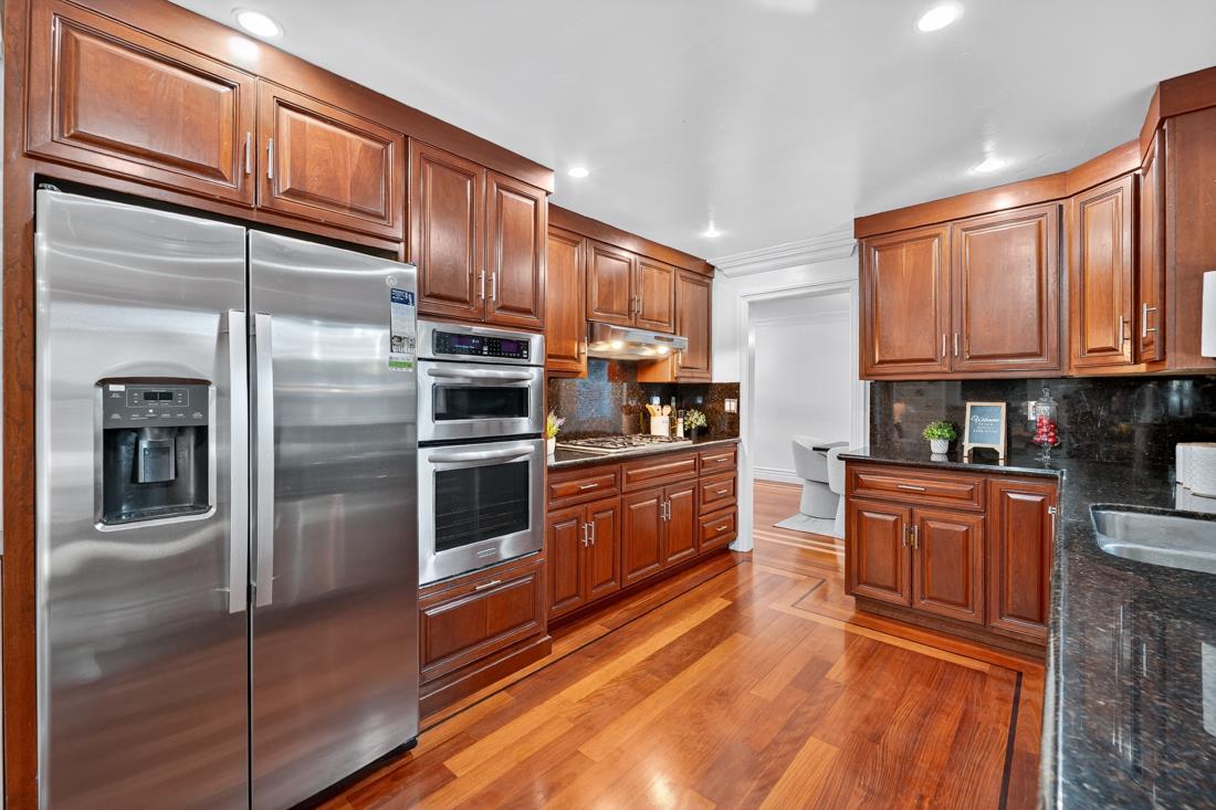 895 Greenwich Drive