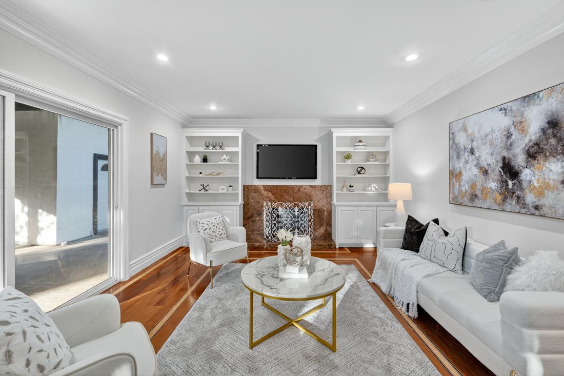 895 Greenwich Drive
