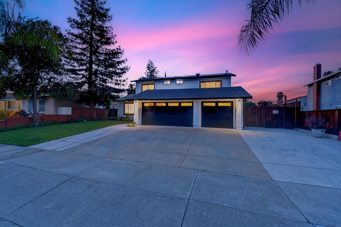 895 Greenwich Drive
