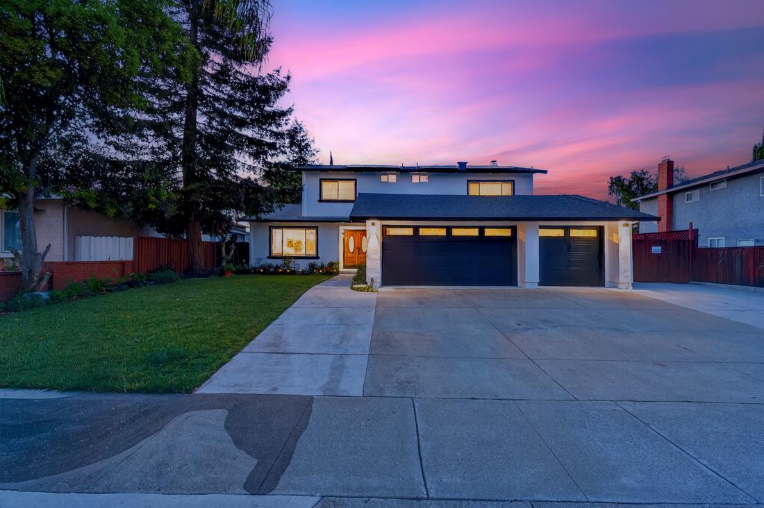 895 Greenwich Drive