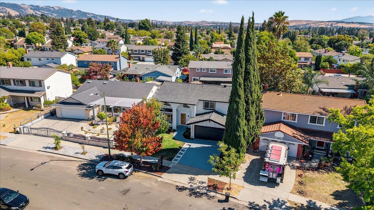 3324 Trebol Lane