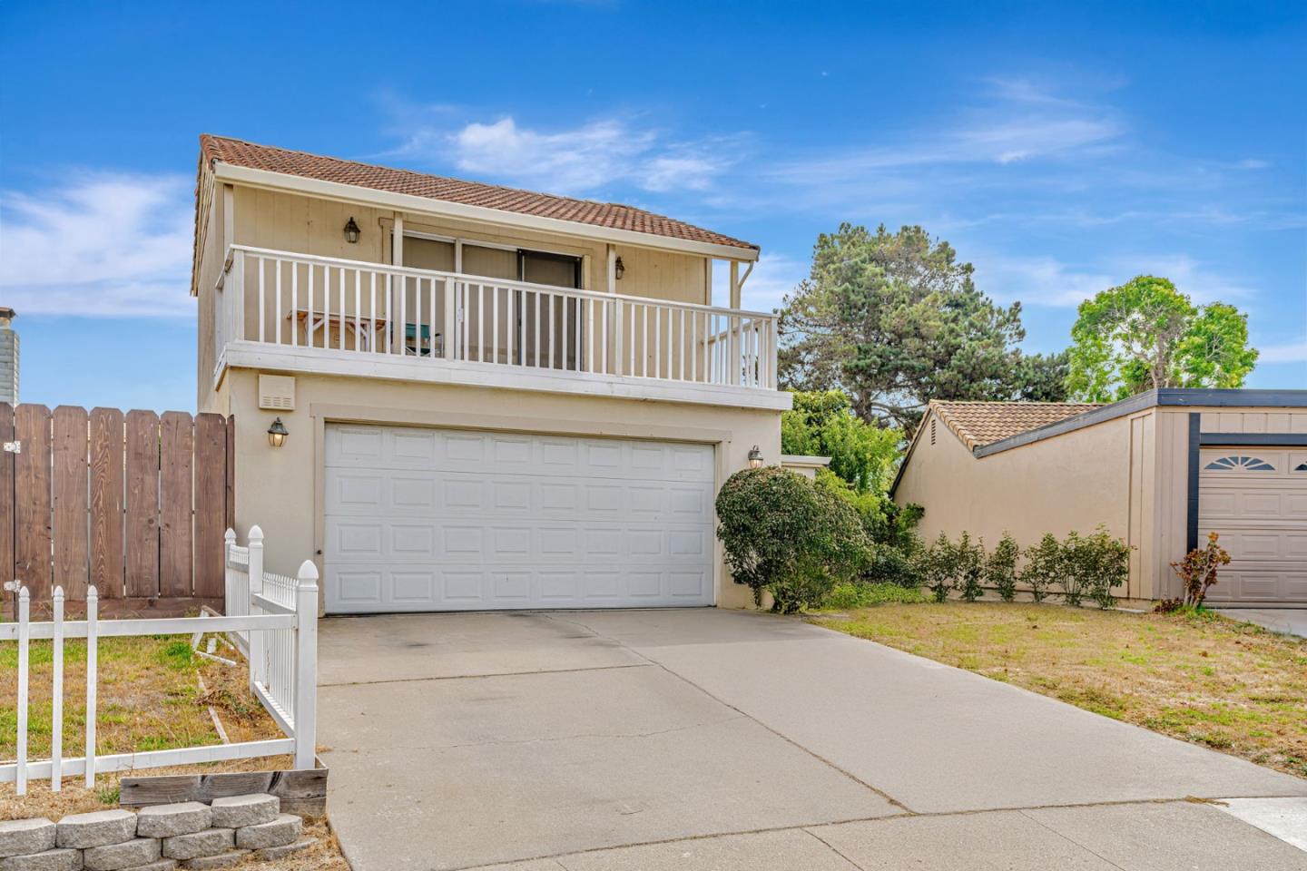 1055 Howe Circle