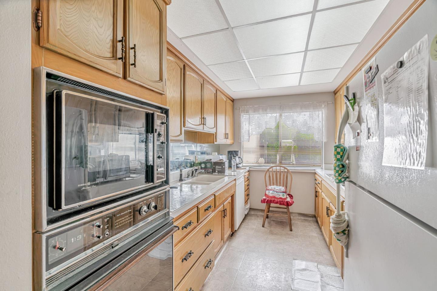 1055 Howe Circle