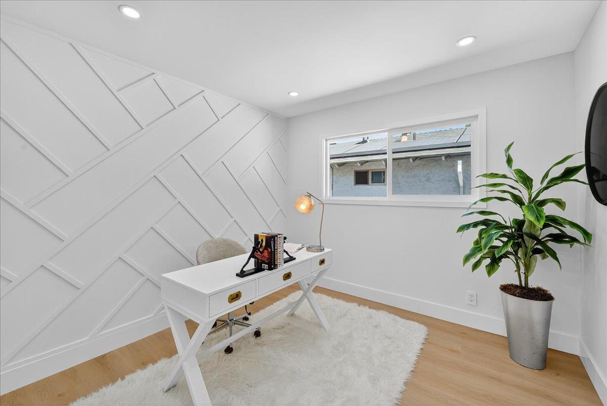 419 Avenida Palmas