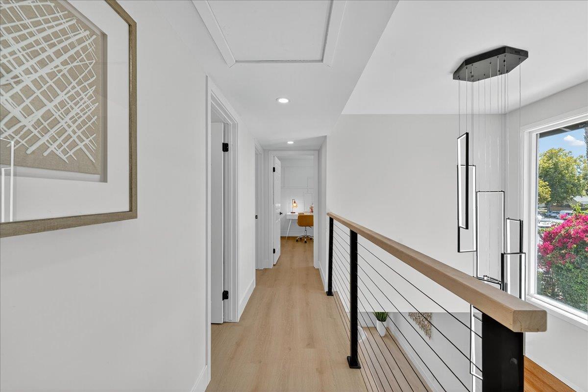 419 Avenida Palmas