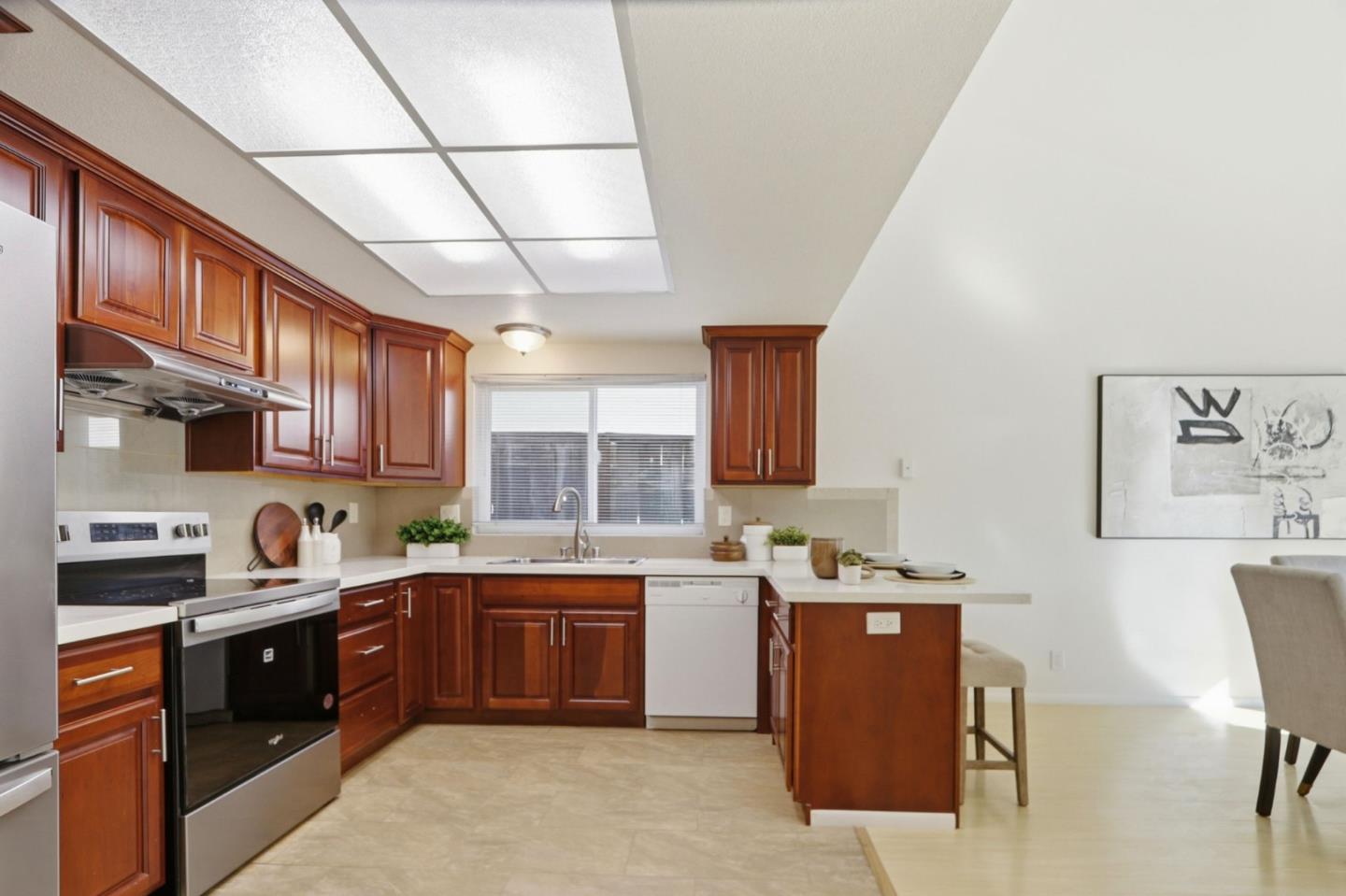 1586 Redfield Court
