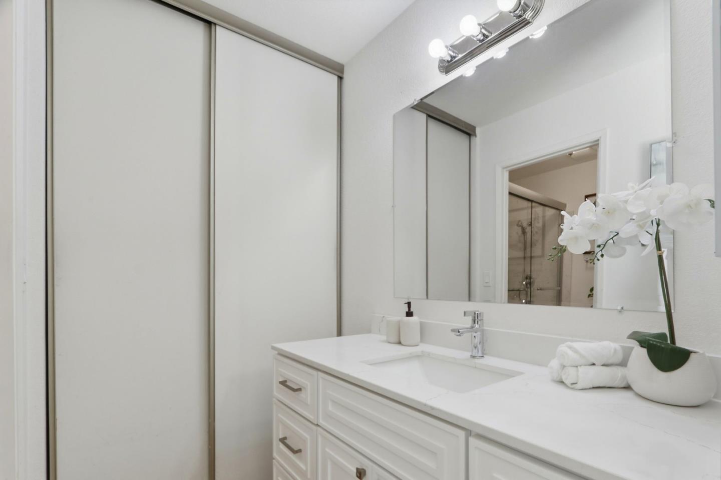 1586 Redfield Court
