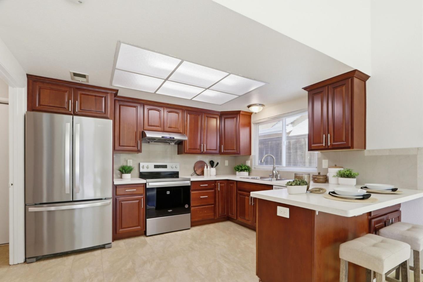 1586 Redfield Court