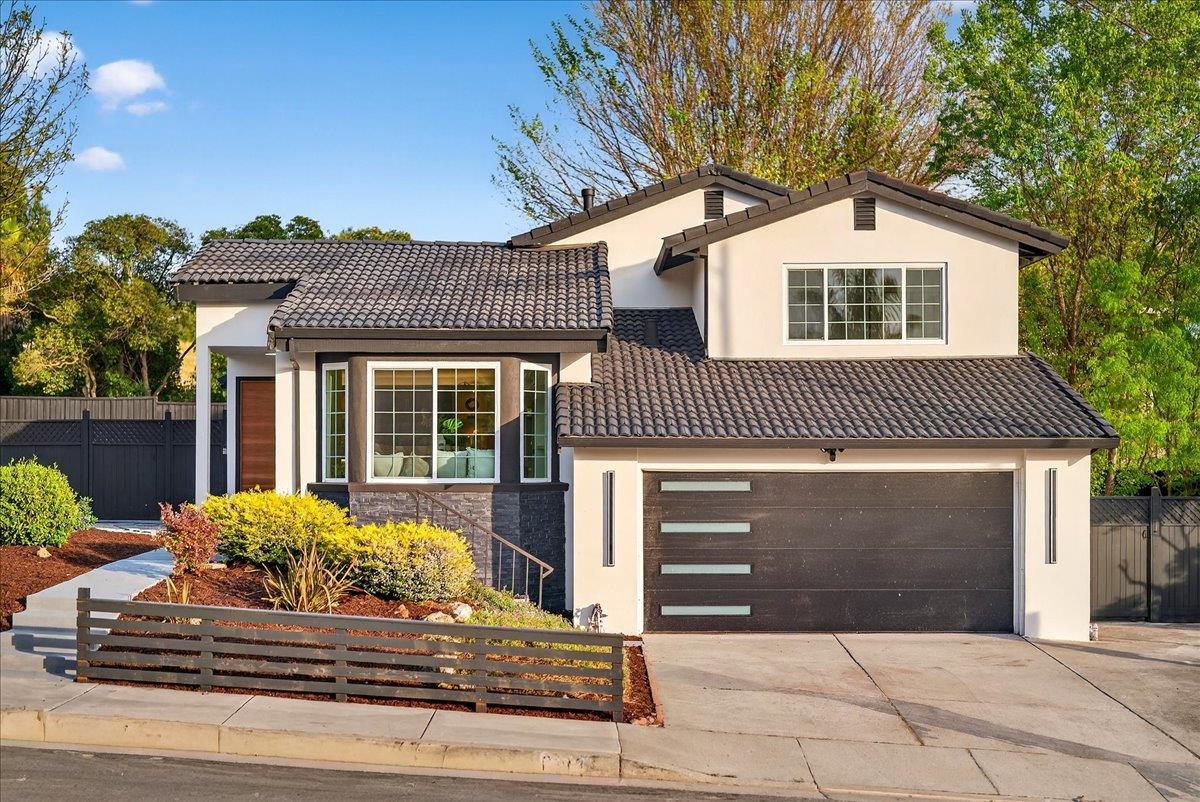 3512 Pleasant Crest Drive