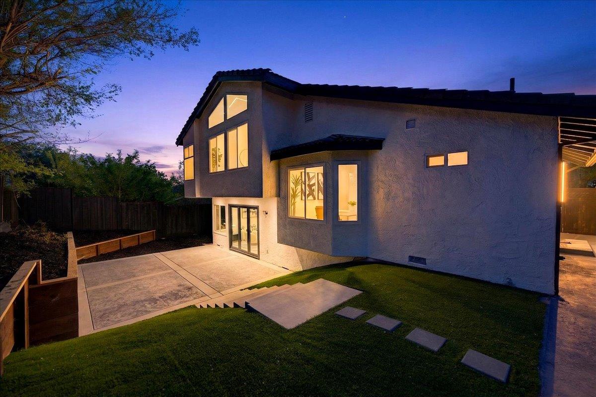 3512 Pleasant Crest Drive