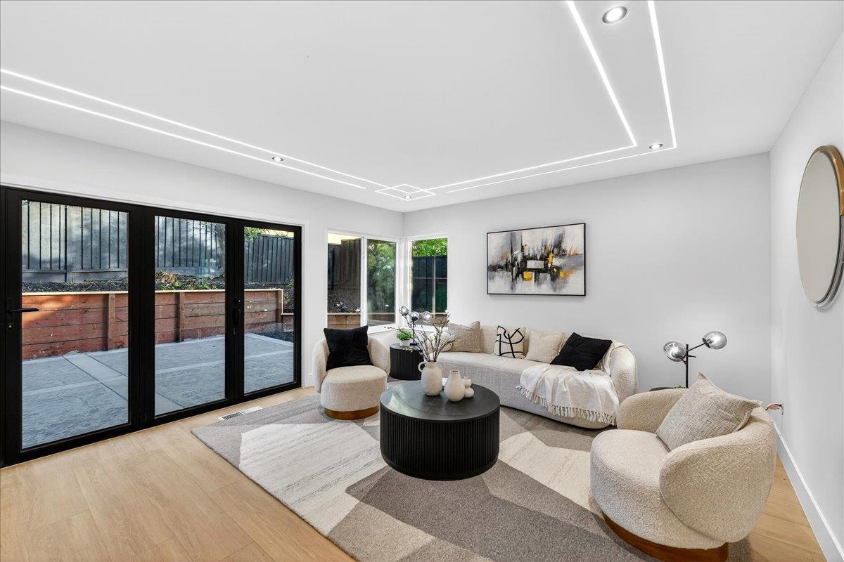 3512 Pleasant Crest Drive