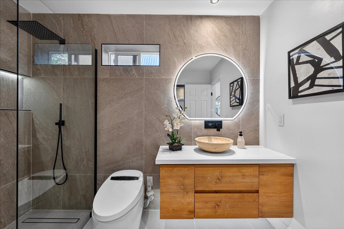 3512 Pleasant Crest Drive