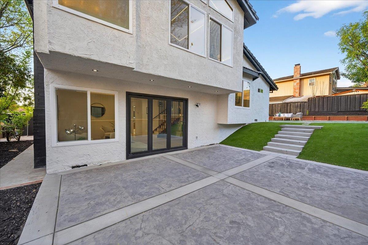 3512 Pleasant Crest Drive