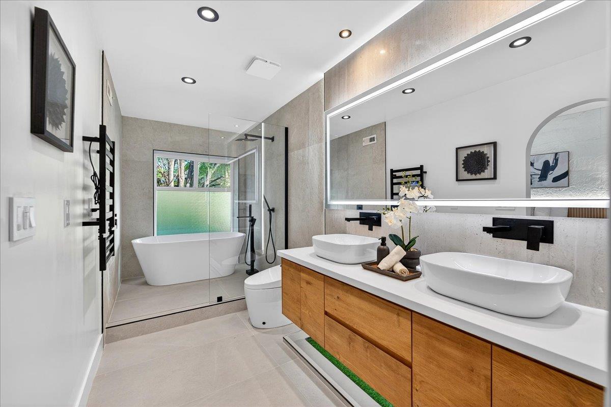 3512 Pleasant Crest Drive