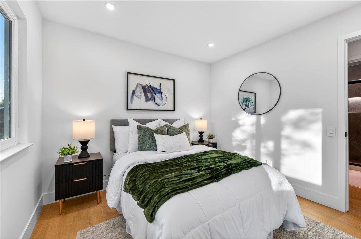 3512 Pleasant Crest Drive