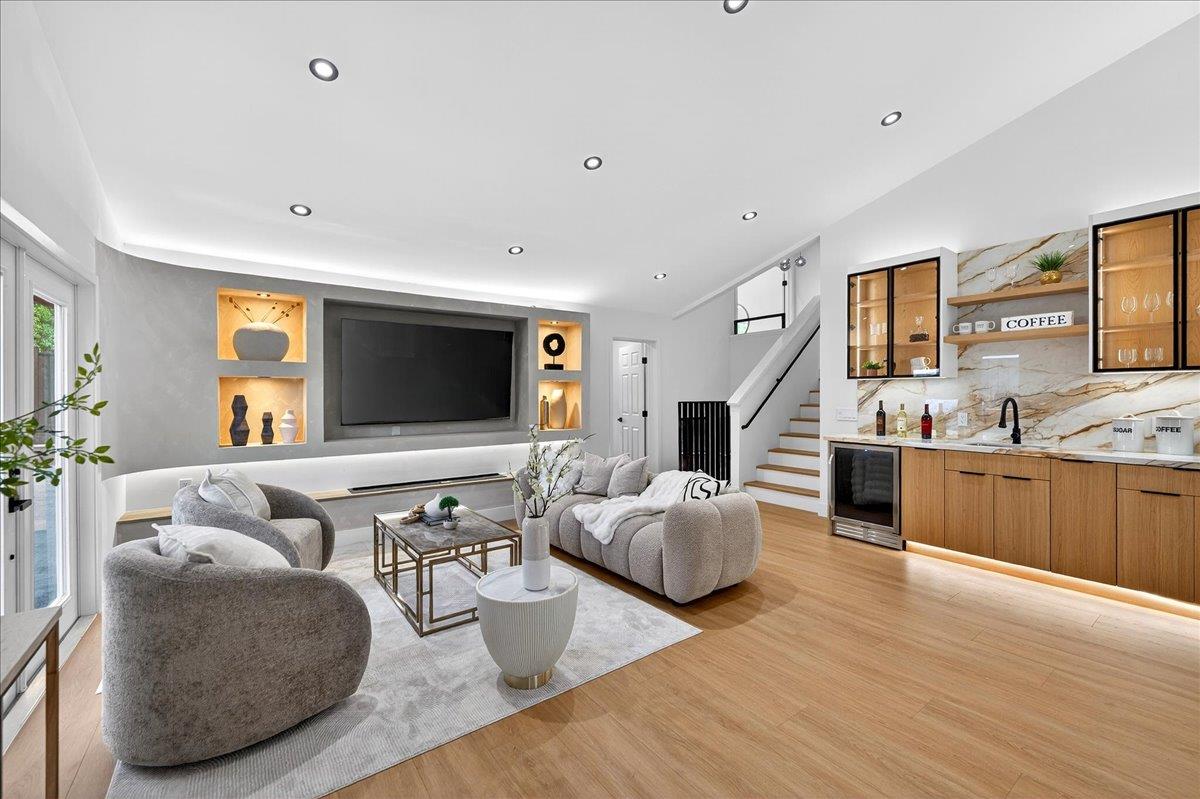 3512 Pleasant Crest Drive