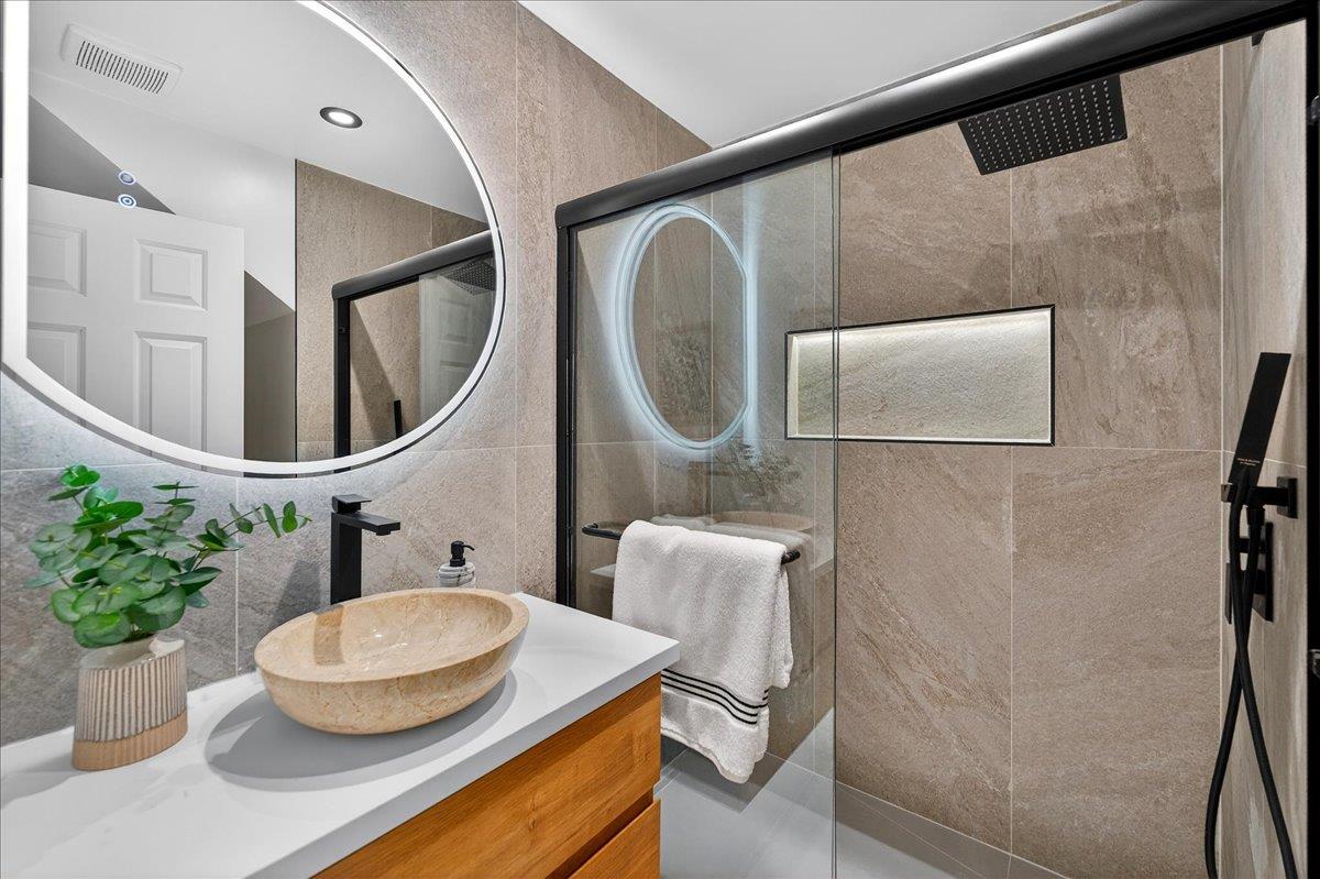 3512 Pleasant Crest Drive