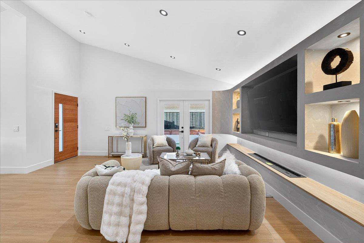 3512 Pleasant Crest Drive