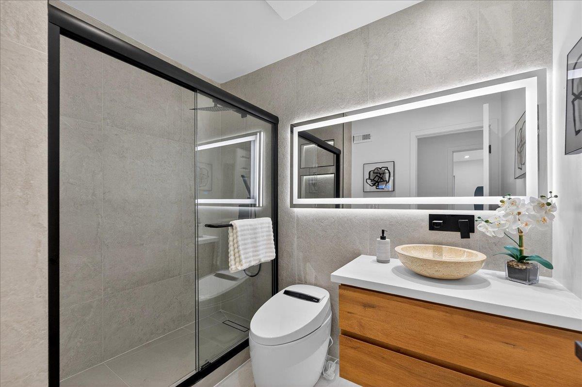 3512 Pleasant Crest Drive