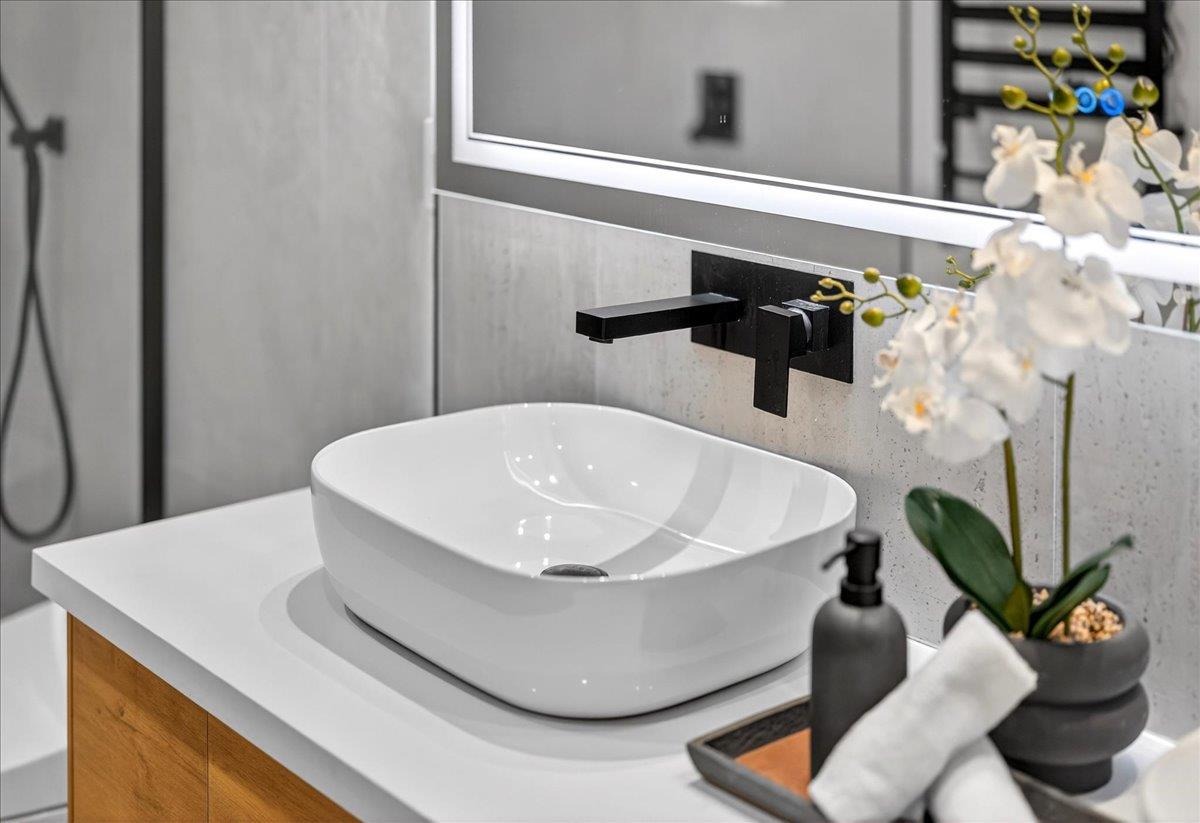 3512 Pleasant Crest Drive