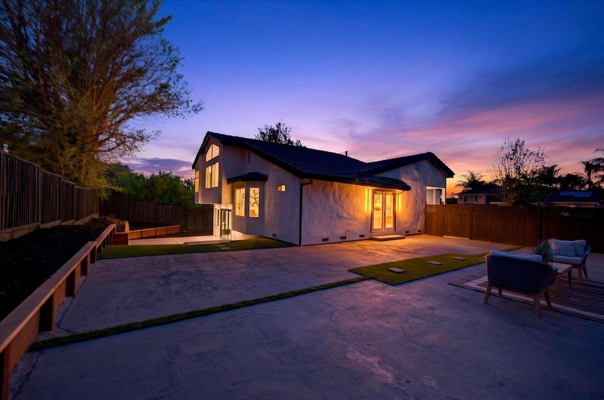 3512 Pleasant Crest Drive