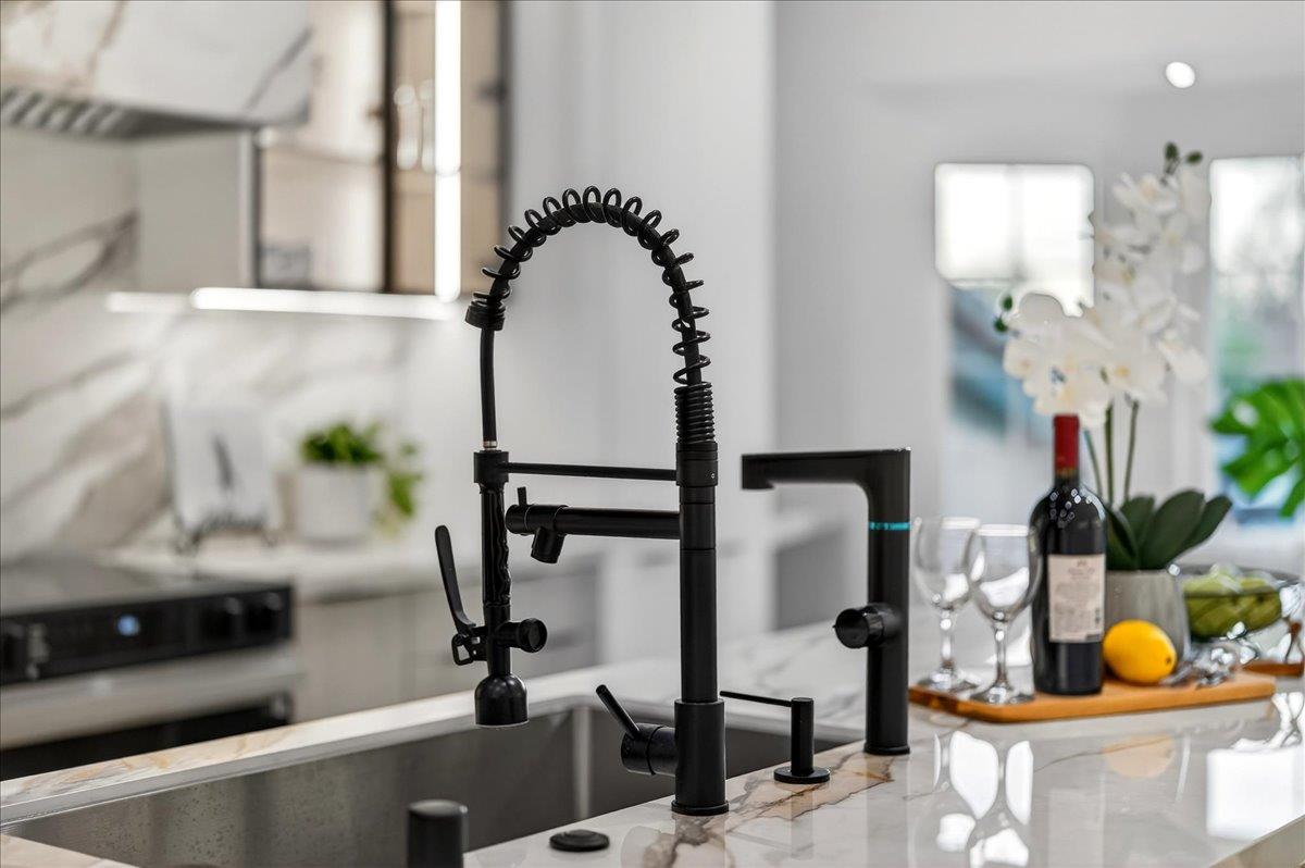 3512 Pleasant Crest Drive