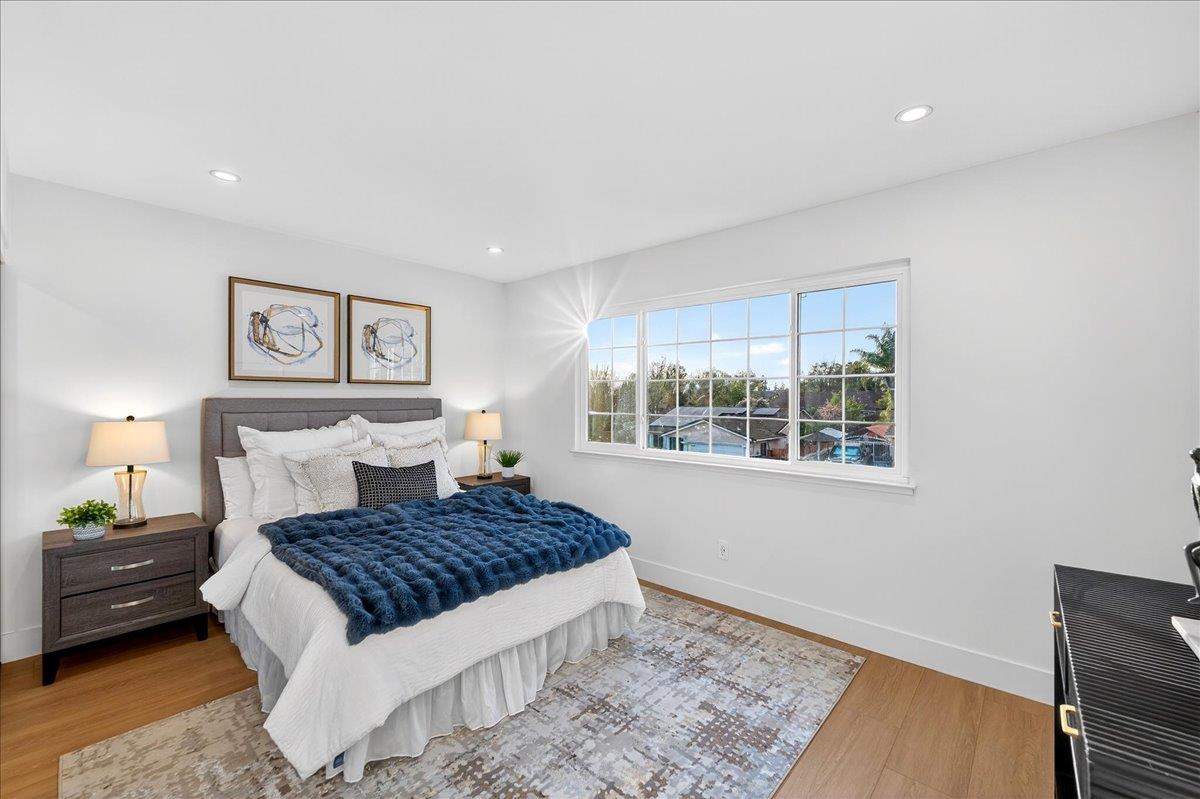 3512 Pleasant Crest Drive