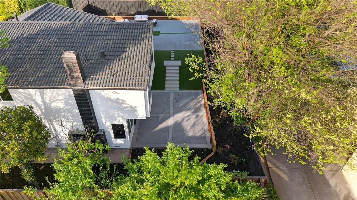 3512 Pleasant Crest Drive