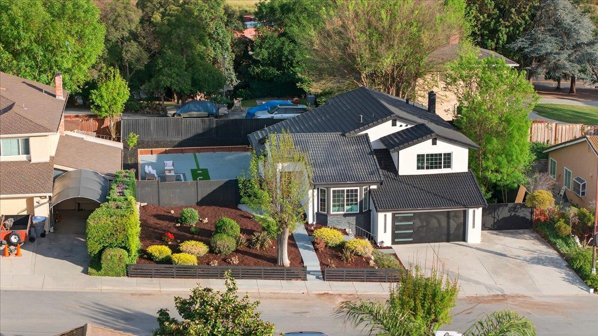 3512 Pleasant Crest Drive