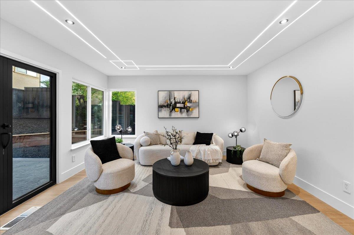 3512 Pleasant Crest Drive