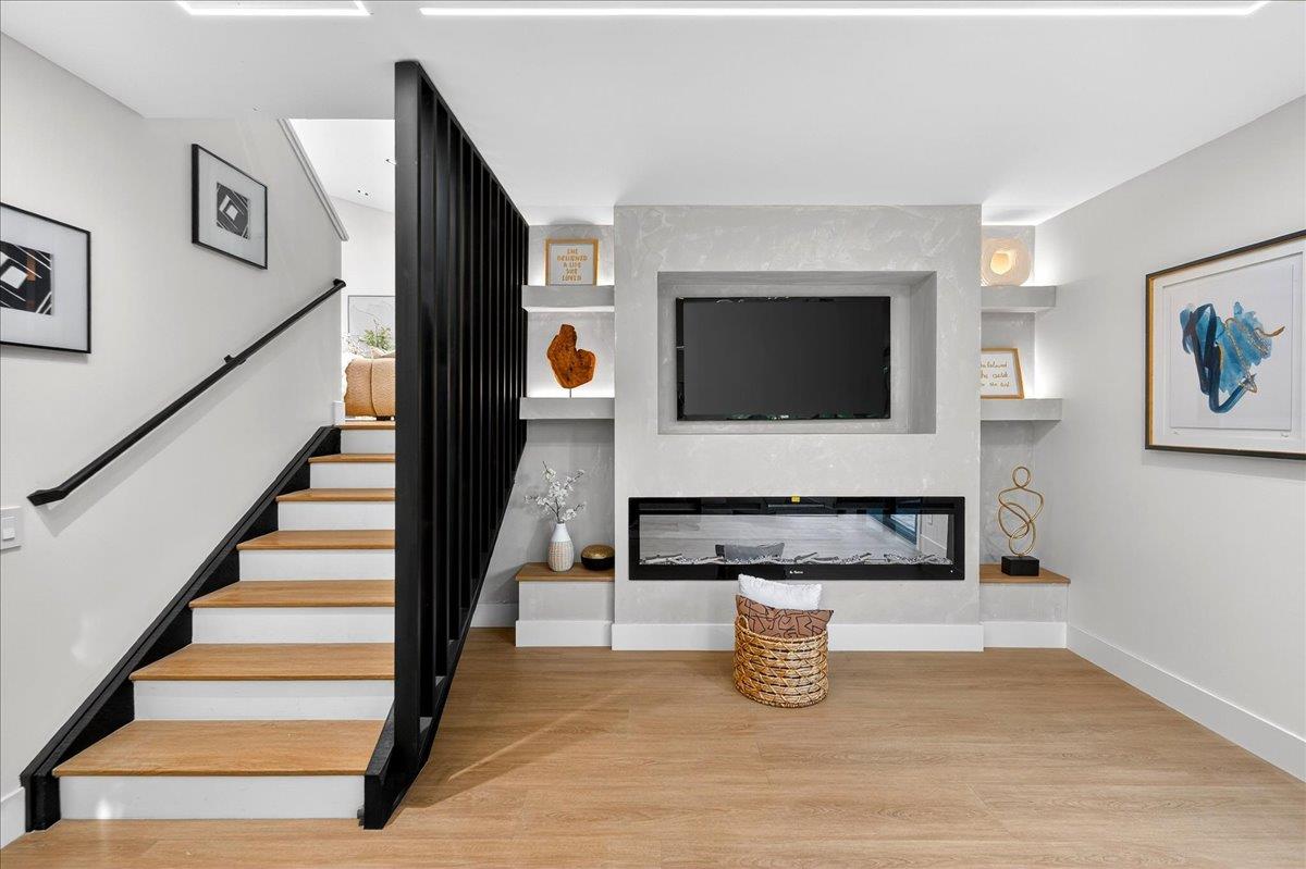 3512 Pleasant Crest Drive